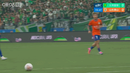 狂轰38脚!国安2-0十人泰山,郑铮直红王大雷9扑救难阻败局 狂轰38脚!国安2-0十人泰山,郑铮直红王大雷9扑救难阻败局