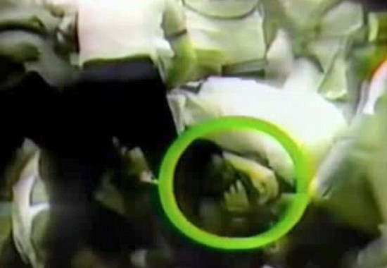那个差点被咬掉中指的混蛋:安吉14年混世生涯全记录 那个差点被咬掉中指的混蛋:安吉14年混世生涯全记录