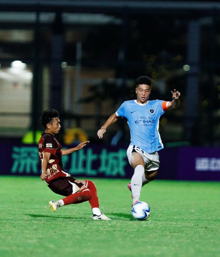 刘志鹏抢断门将送助攻 深圳新鹏城U20主场2比1逆转陕西联合U20 刘志鹏抢断门将送助攻 深圳新鹏城U20主场2比1逆转陕西联合U20