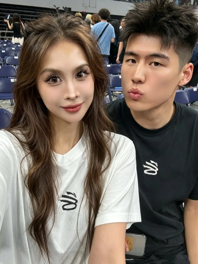 甜蜜时光！陈家政女友晒合照：❤️‍🔥ASEN❤️‍🔥演唱会