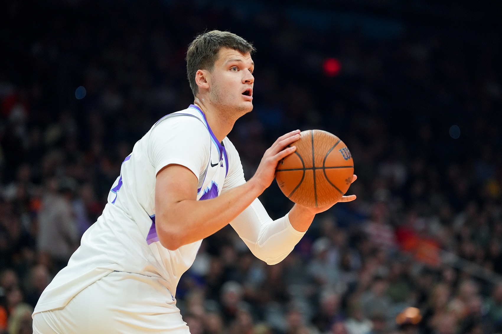 追求库明加失败！队记：湖人若继续引援 大概率是引进替补内线