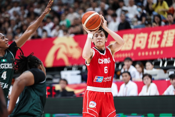 关键绝平上篮+加时锁局跳投!杨舒予13中8 砍下18分3板5助 关键绝平上篮+加时锁局跳投!杨舒予13中8 砍下18分3板5助