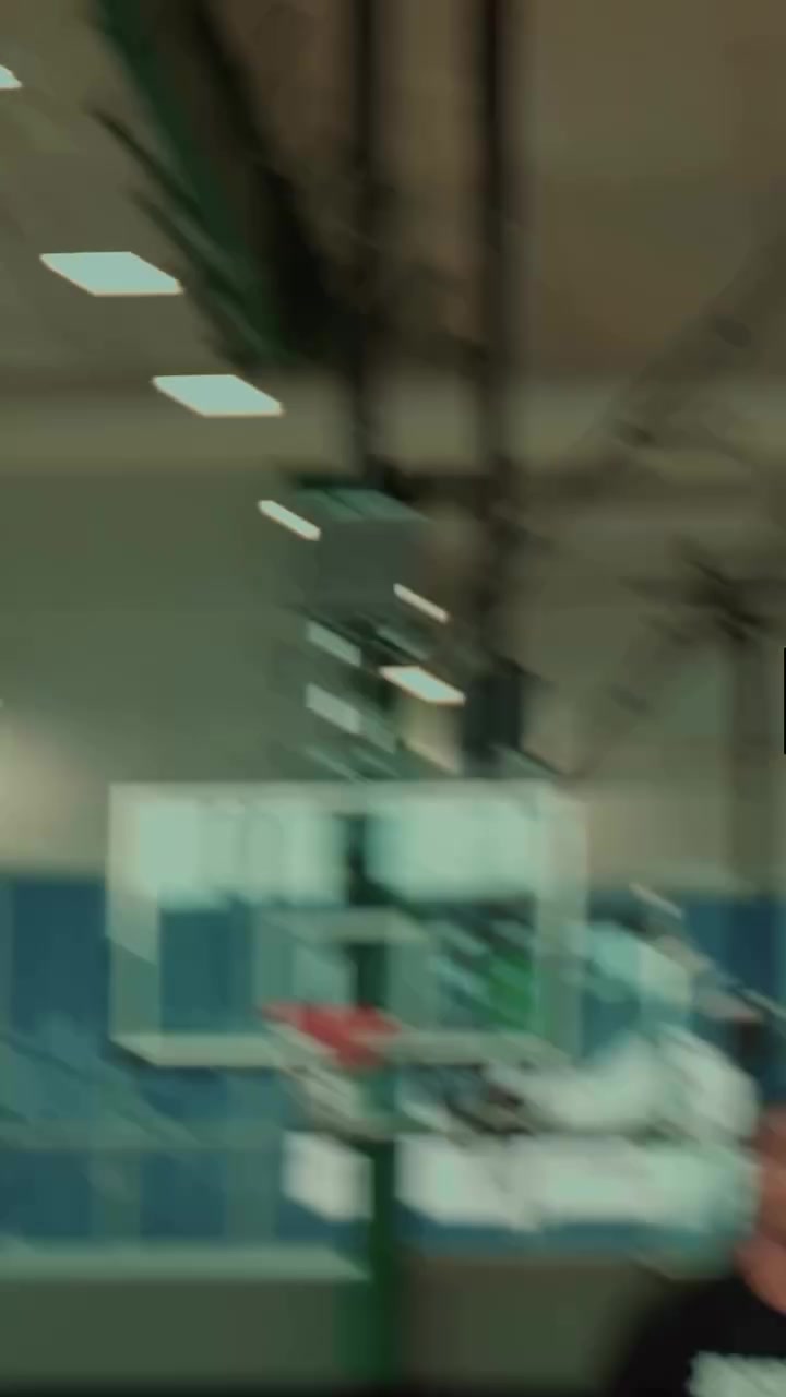 乐在其中!马克西晒赤膊训练自拍:训练和父亲都是我的职责 乐在其中!马克西晒赤膊训练自拍:训练和父亲都是我的职责