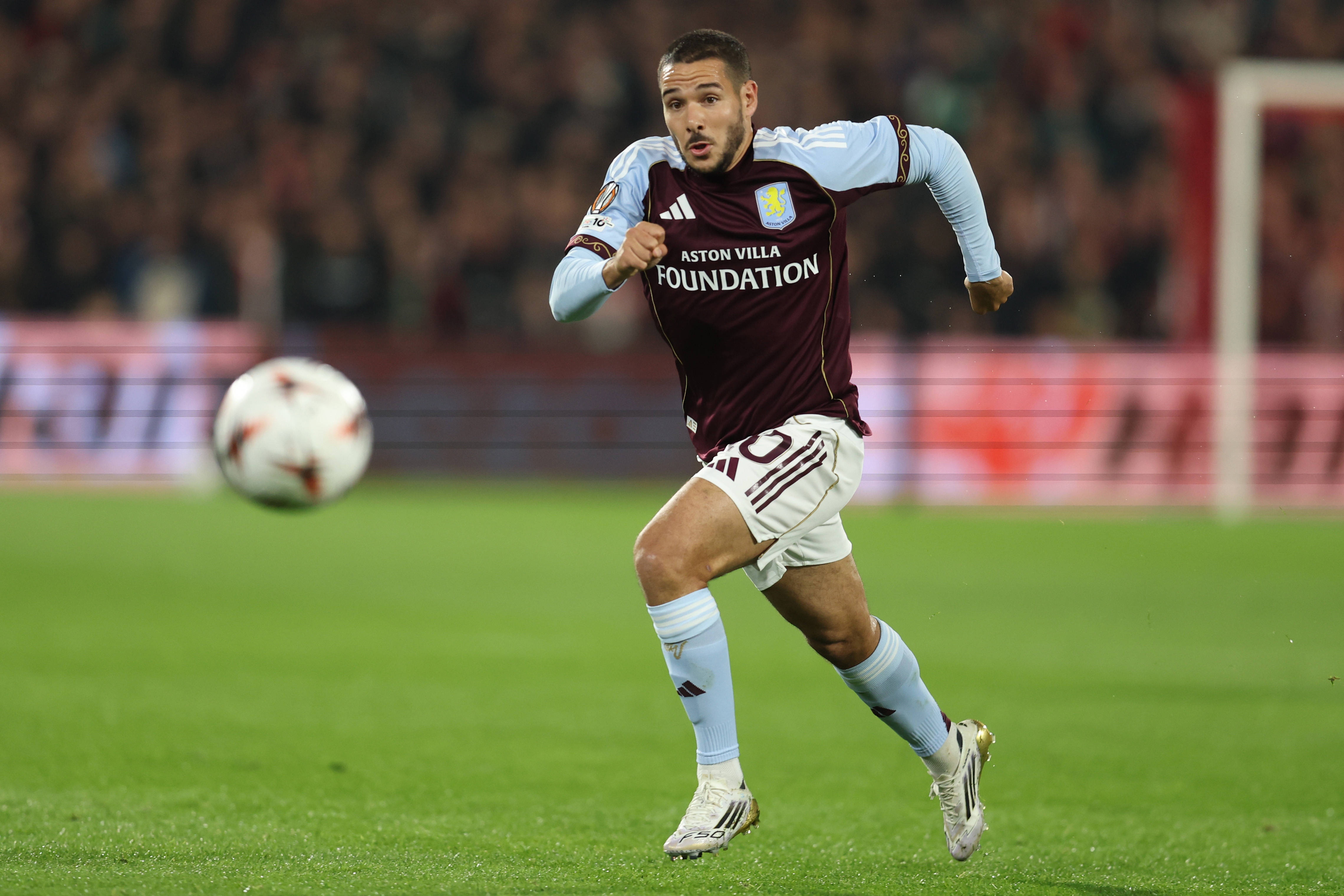 邮报：维拉正与布恩迪亚商谈续约，球员合同2028年到期