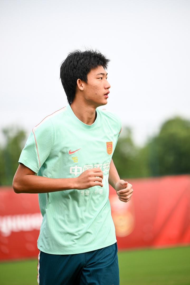 破上古纪录？若17岁赵松源今晚登场，将成为有记录以来最年轻国脚